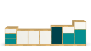 Asymmetrisches Sideboard mit bunten Türen